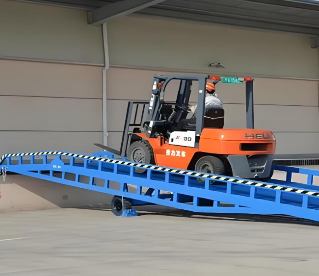 乃东移动式卸货平台（叉车用）